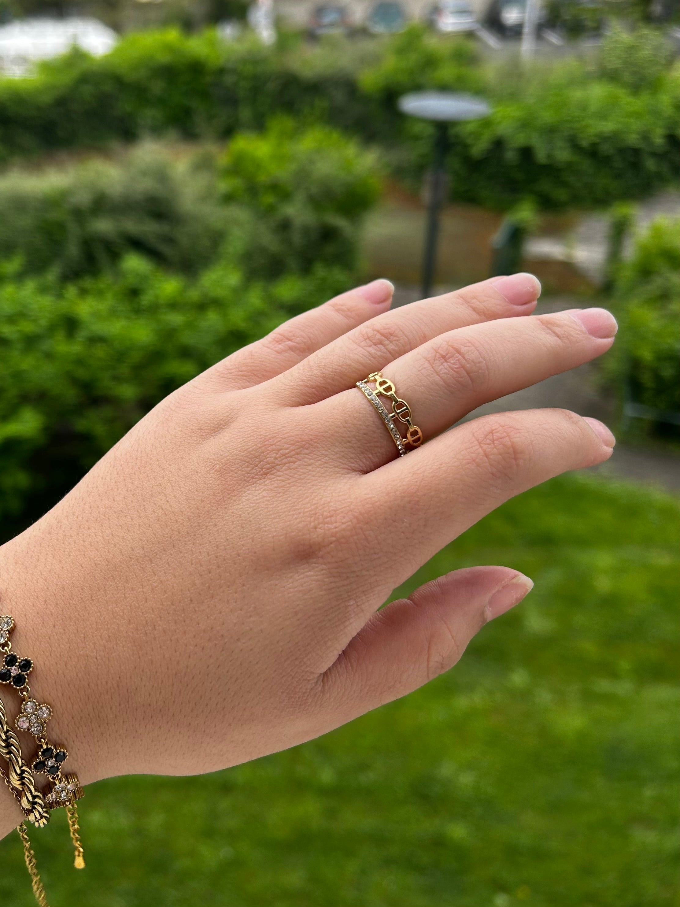 Bague H strass
