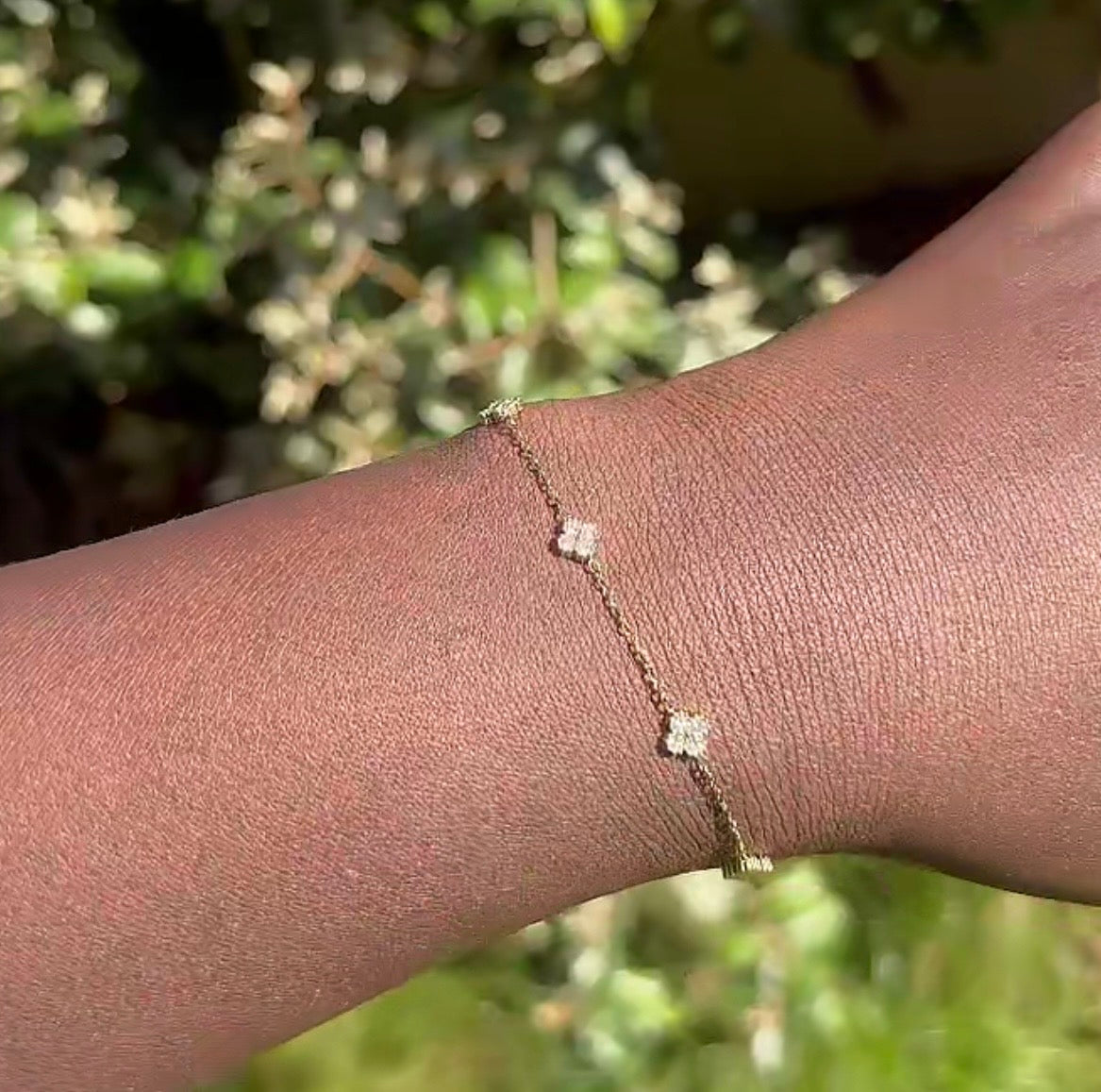 Bracelet mini fleurs strass